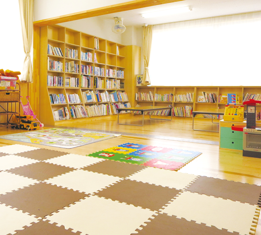 図書室・創作活動室